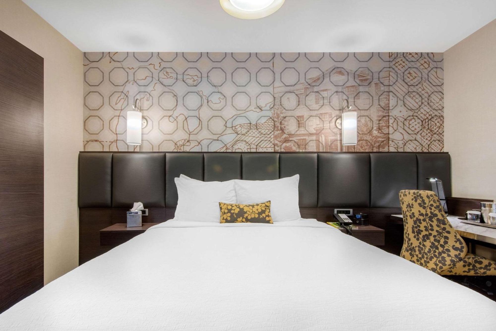 The Champlain Waterfront Hotel Ascend Hotel Collection Orillia Extérieur photo
