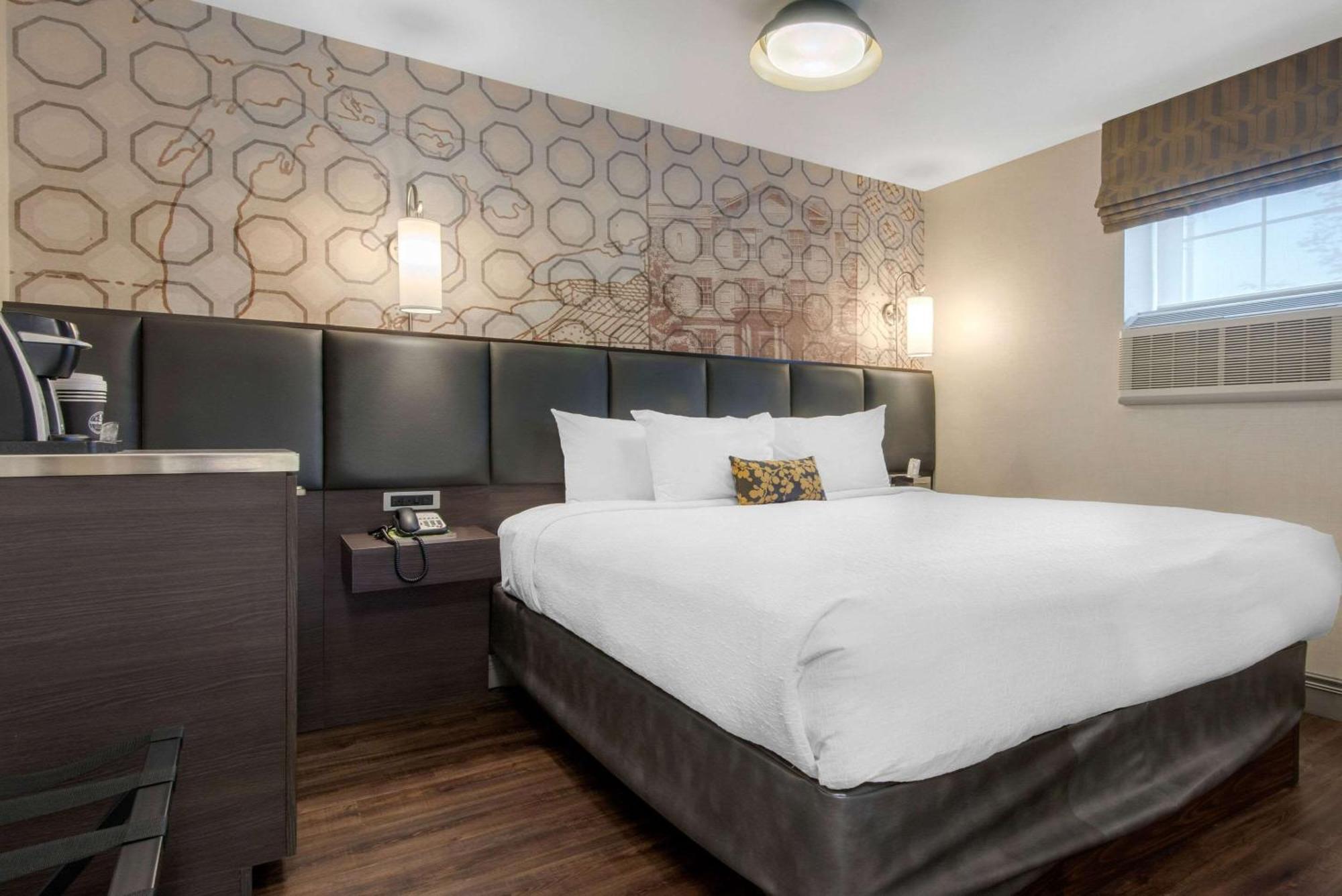 The Champlain Waterfront Hotel Ascend Hotel Collection Orillia Extérieur photo