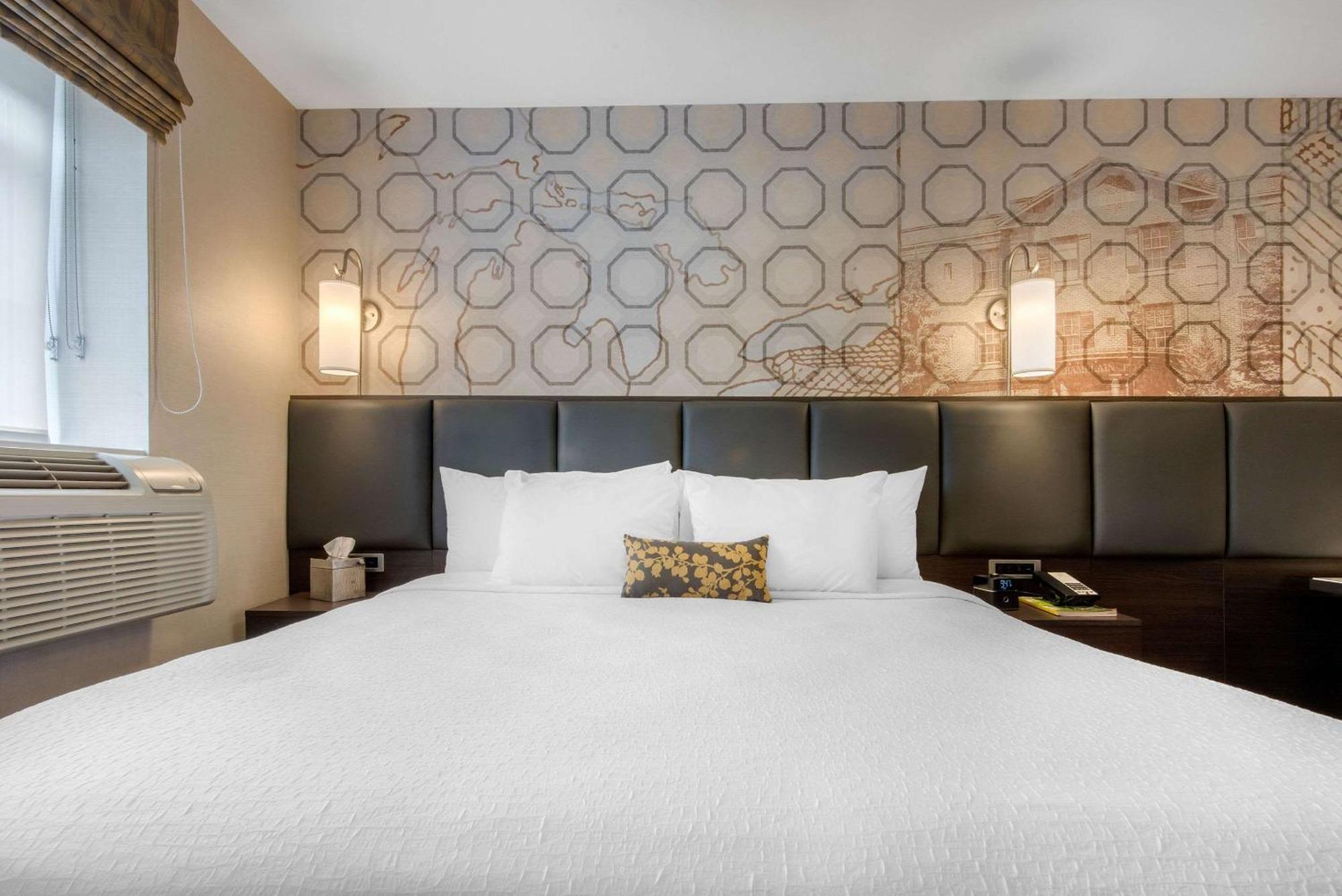 The Champlain Waterfront Hotel Ascend Hotel Collection Orillia Extérieur photo