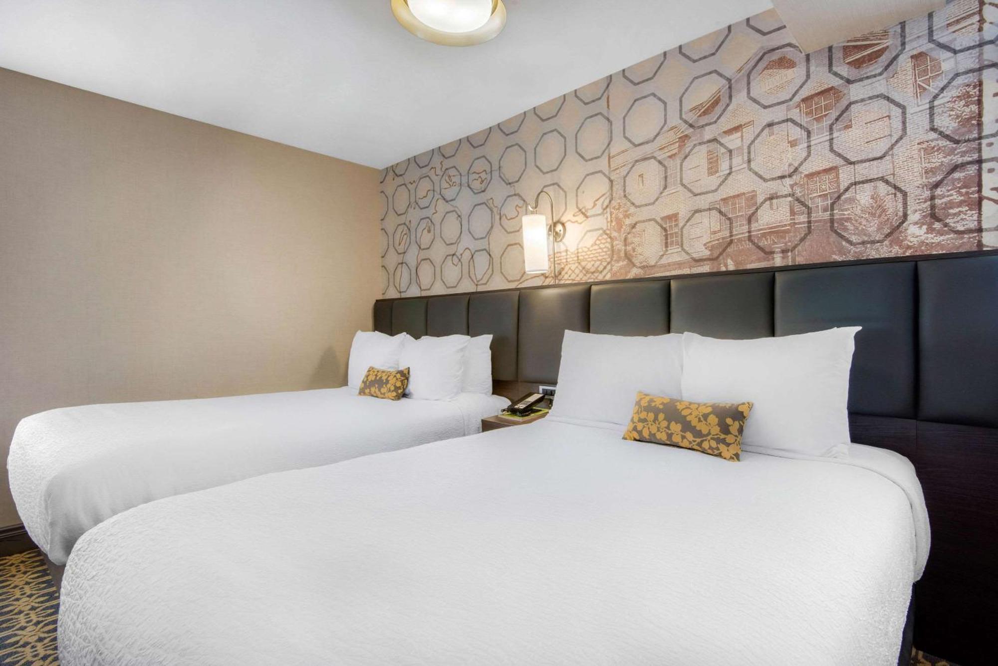 The Champlain Waterfront Hotel Ascend Hotel Collection Orillia Extérieur photo