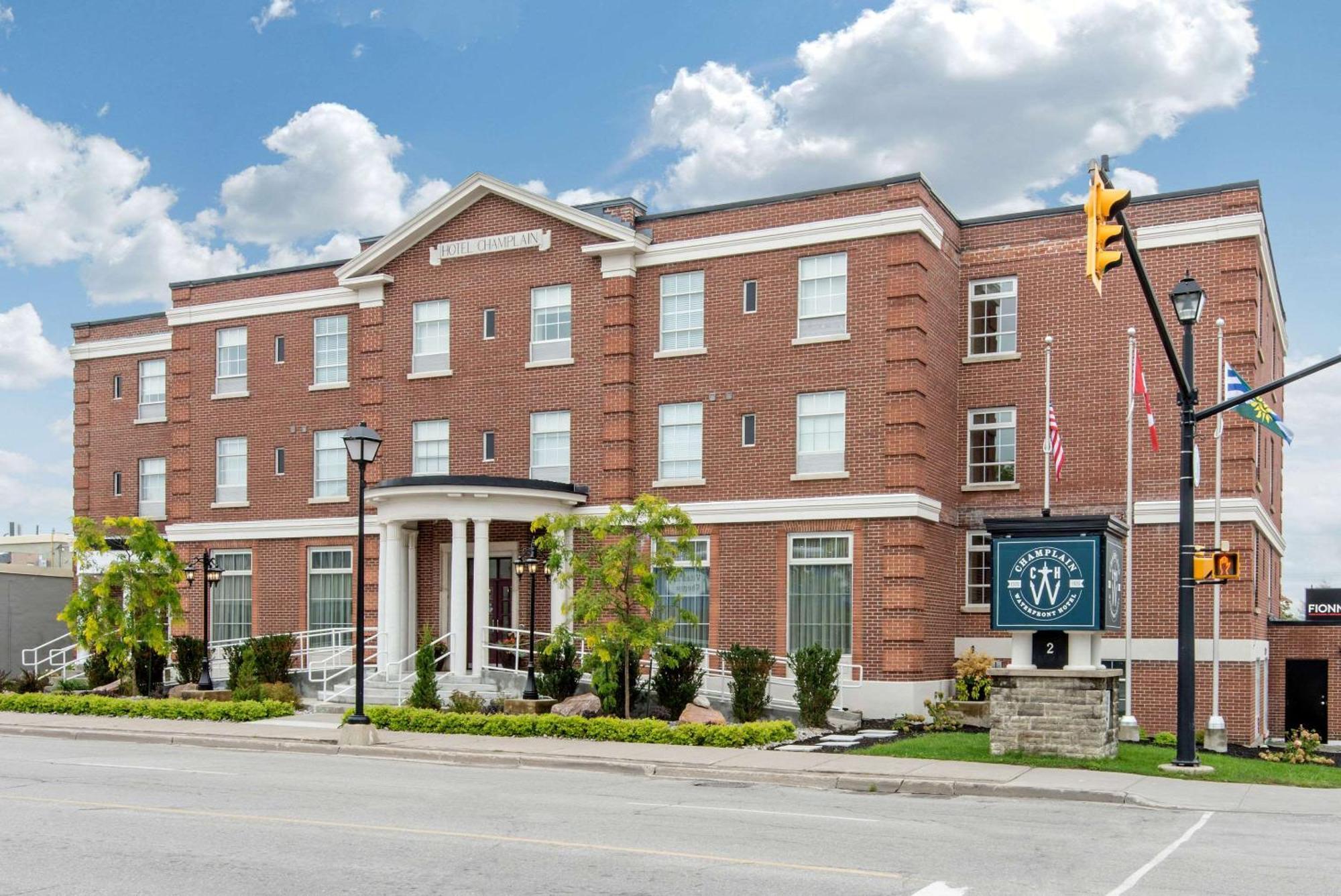 The Champlain Waterfront Hotel Ascend Hotel Collection Orillia Extérieur photo