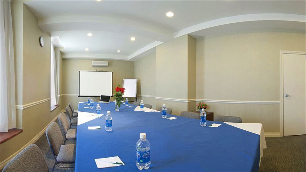 The Champlain Waterfront Hotel Ascend Hotel Collection Orillia Extérieur photo