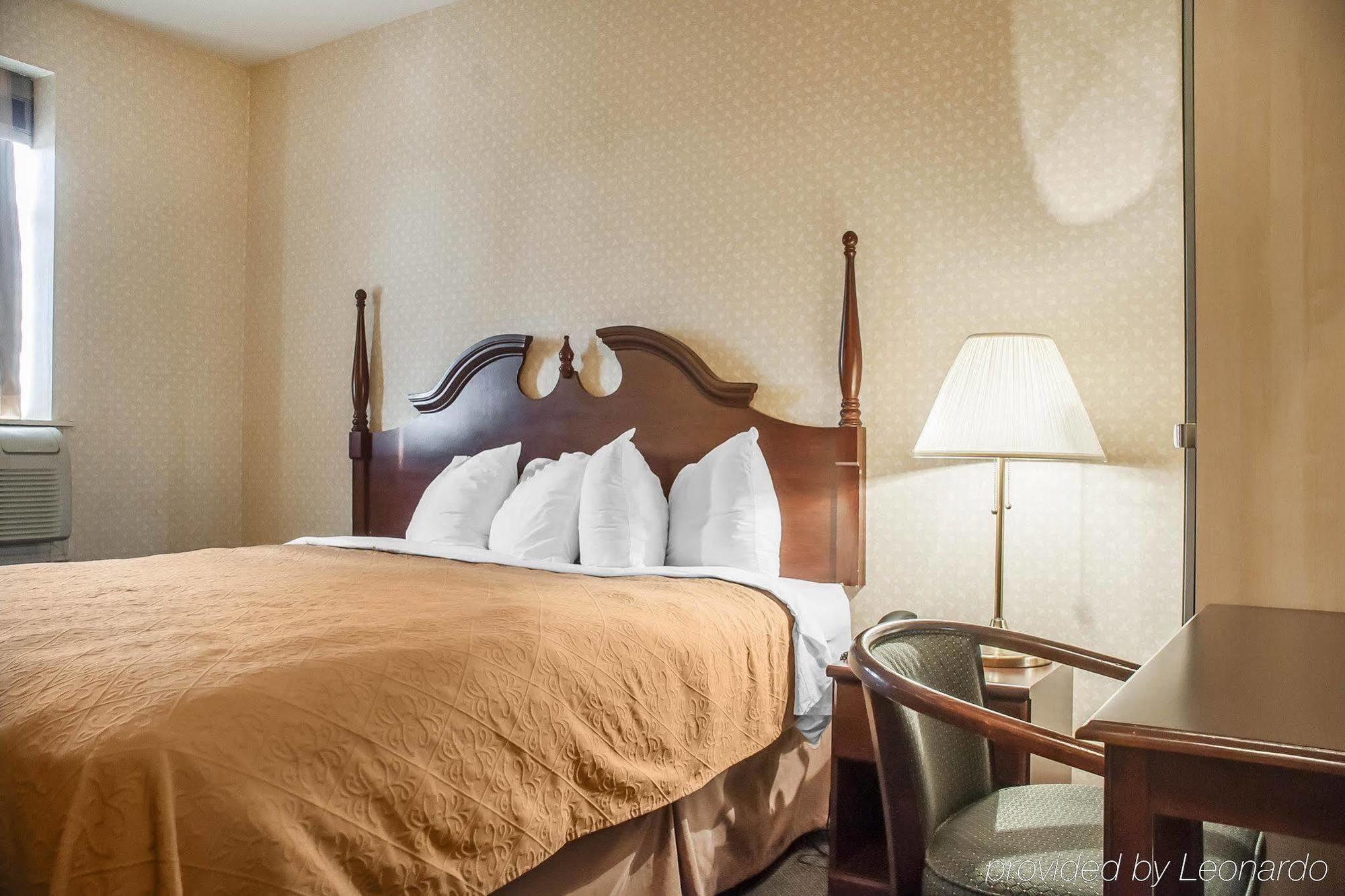 The Champlain Waterfront Hotel Ascend Hotel Collection Orillia Extérieur photo
