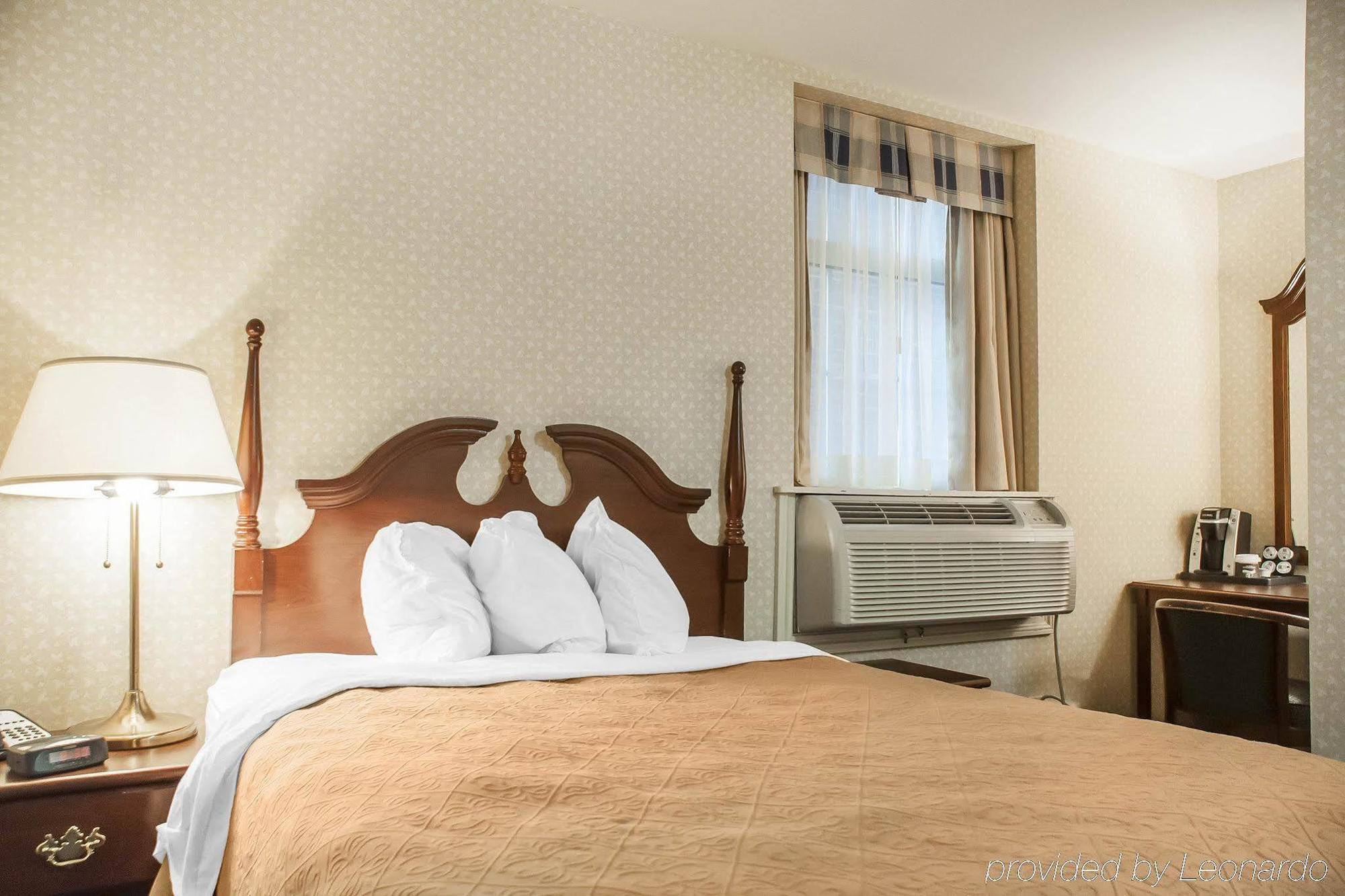 The Champlain Waterfront Hotel Ascend Hotel Collection Orillia Extérieur photo