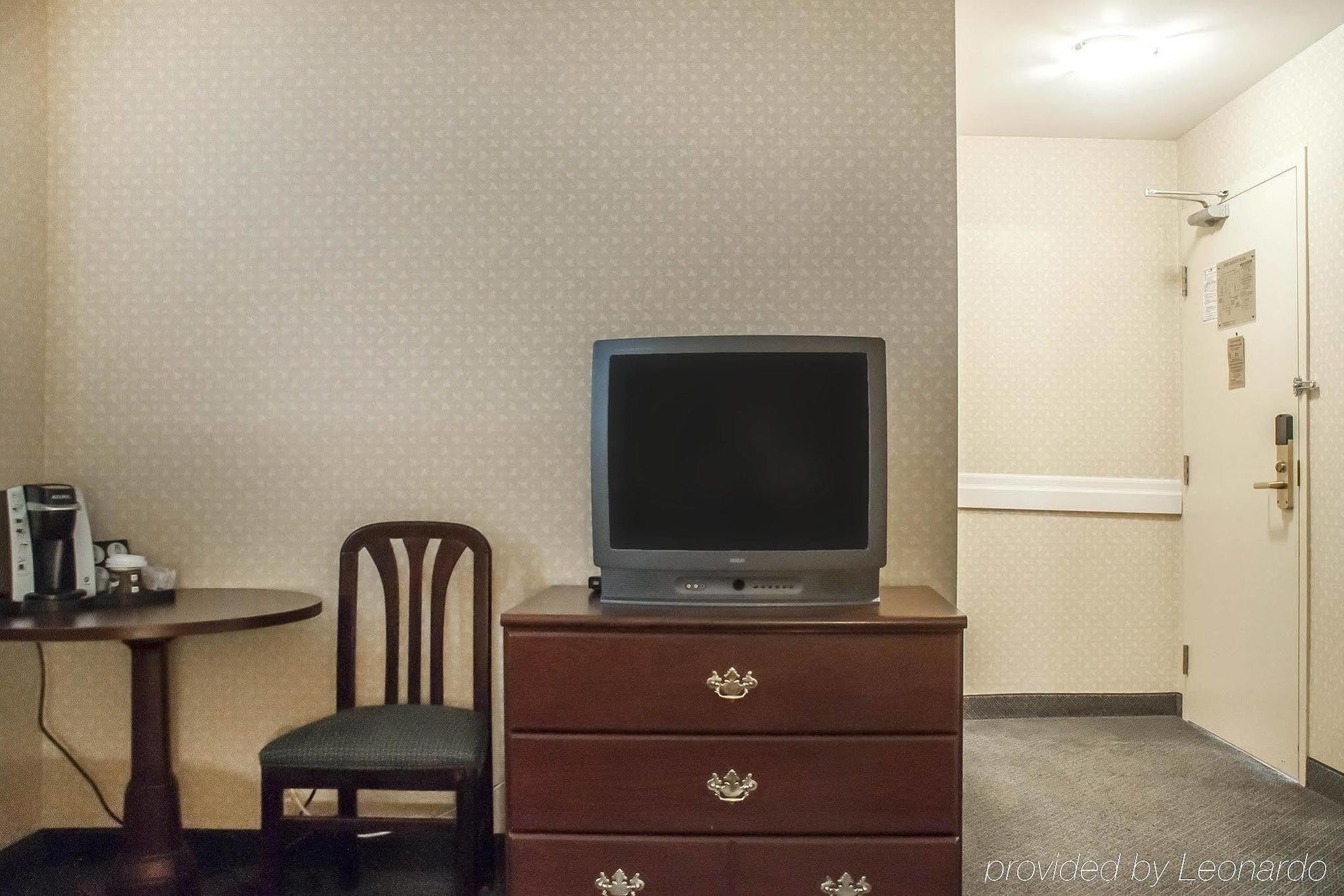The Champlain Waterfront Hotel Ascend Hotel Collection Orillia Extérieur photo