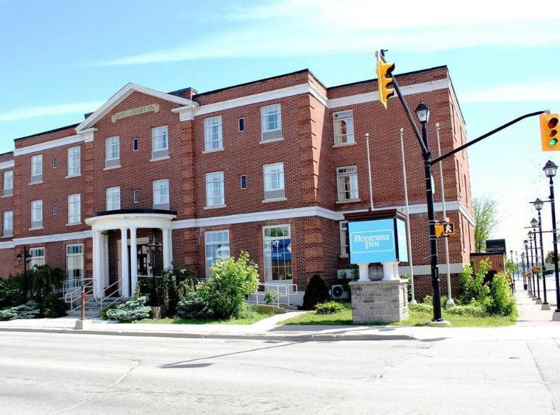 The Champlain Waterfront Hotel Ascend Hotel Collection Orillia Extérieur photo