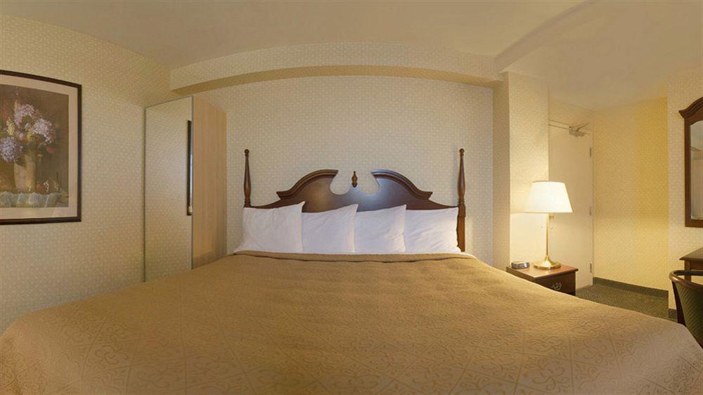 The Champlain Waterfront Hotel Ascend Hotel Collection Orillia Extérieur photo
